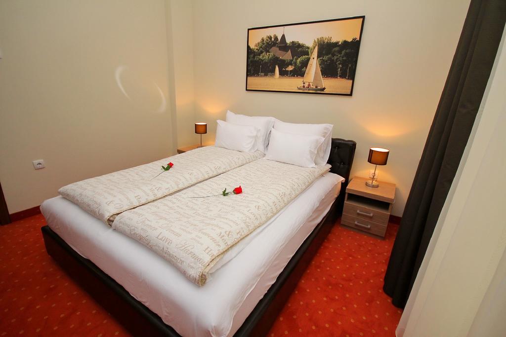 Vila Palic Hotel Exterior photo