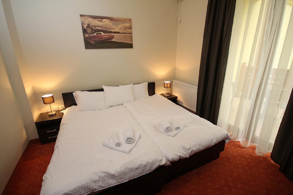 Vila Palic Hotel Exterior photo