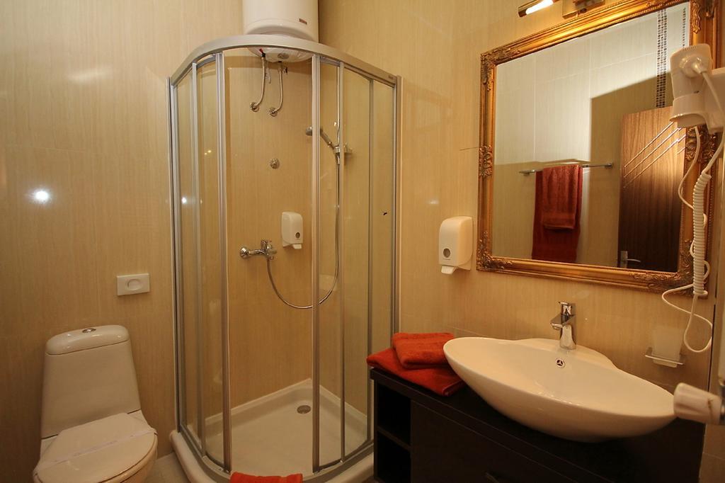 Vila Palic Hotel Exterior photo
