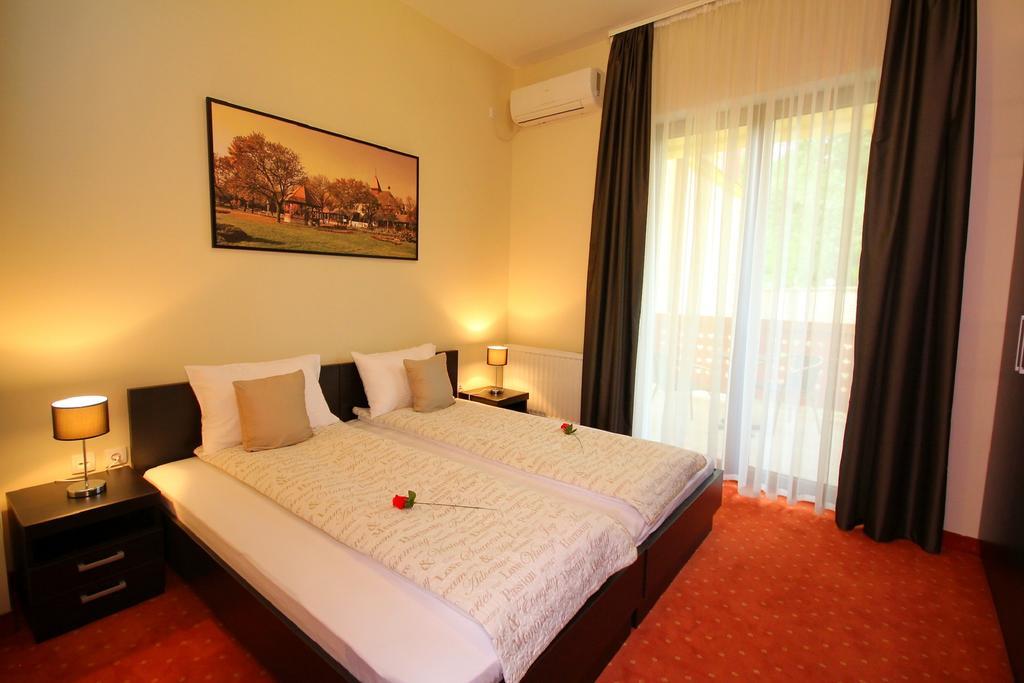 Vila Palic Hotel Exterior photo